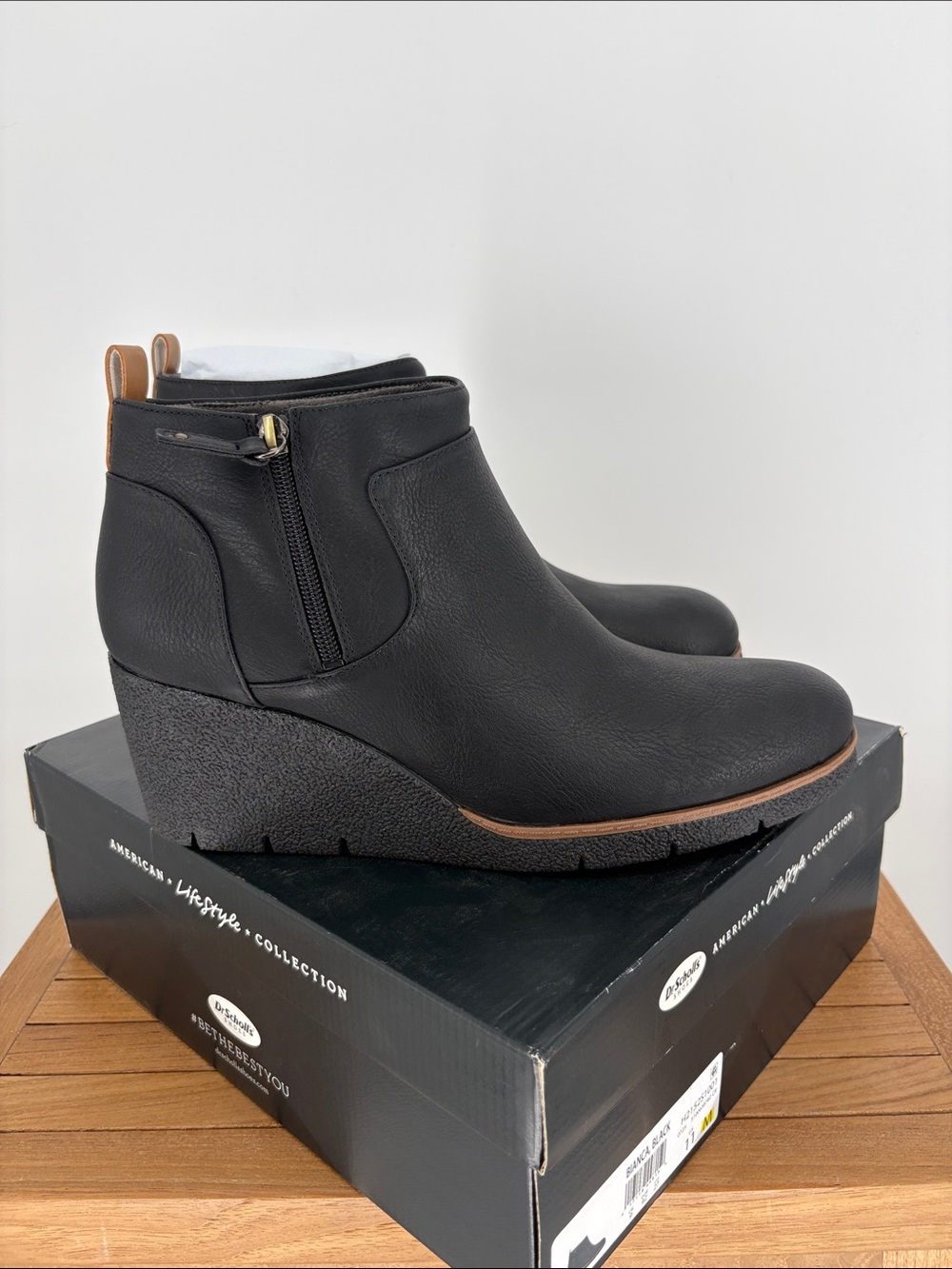 New Dr. Scholl's Black Wedge Ankle Booties with Brown Pull Tab size 11M - Picture 2 of 7